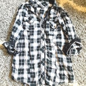 Maurice's Sz L Black & White Button Down Top!
